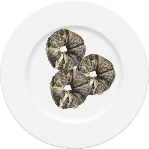 Чиния пълна с изсушено ринг от треска